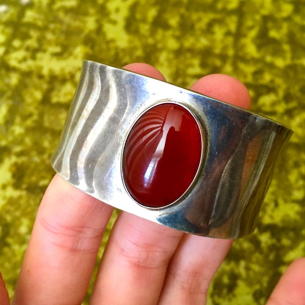 CII 925 Mexico Large Sterling Silver & Carnelian Cuff